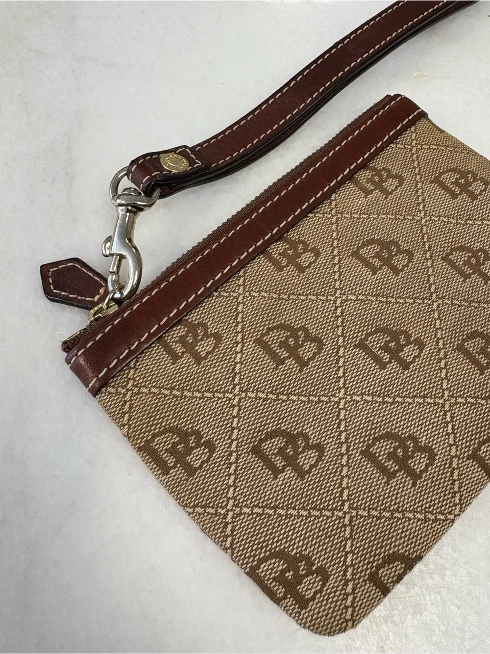 Dooney & Bourke compact brown